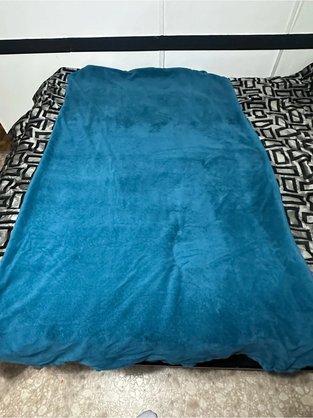 Plush Teal Bed Throw Blanket - Soft Cozy Cover